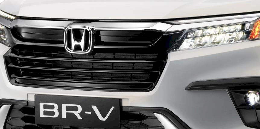 Honda BR-V Mặt ca-lăng mạ chrome thể thao liền mạch