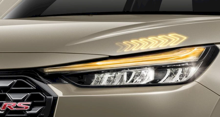 Honda HR-V Cụm đèn Full LED trước tích hợp dải xi-nhan chạy đuổi